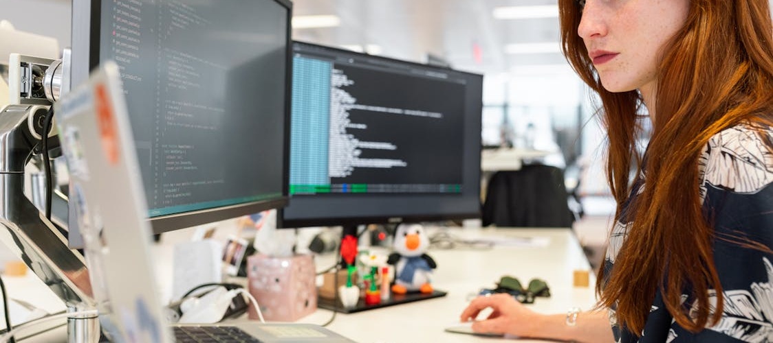 Hacker dark cybersecurity